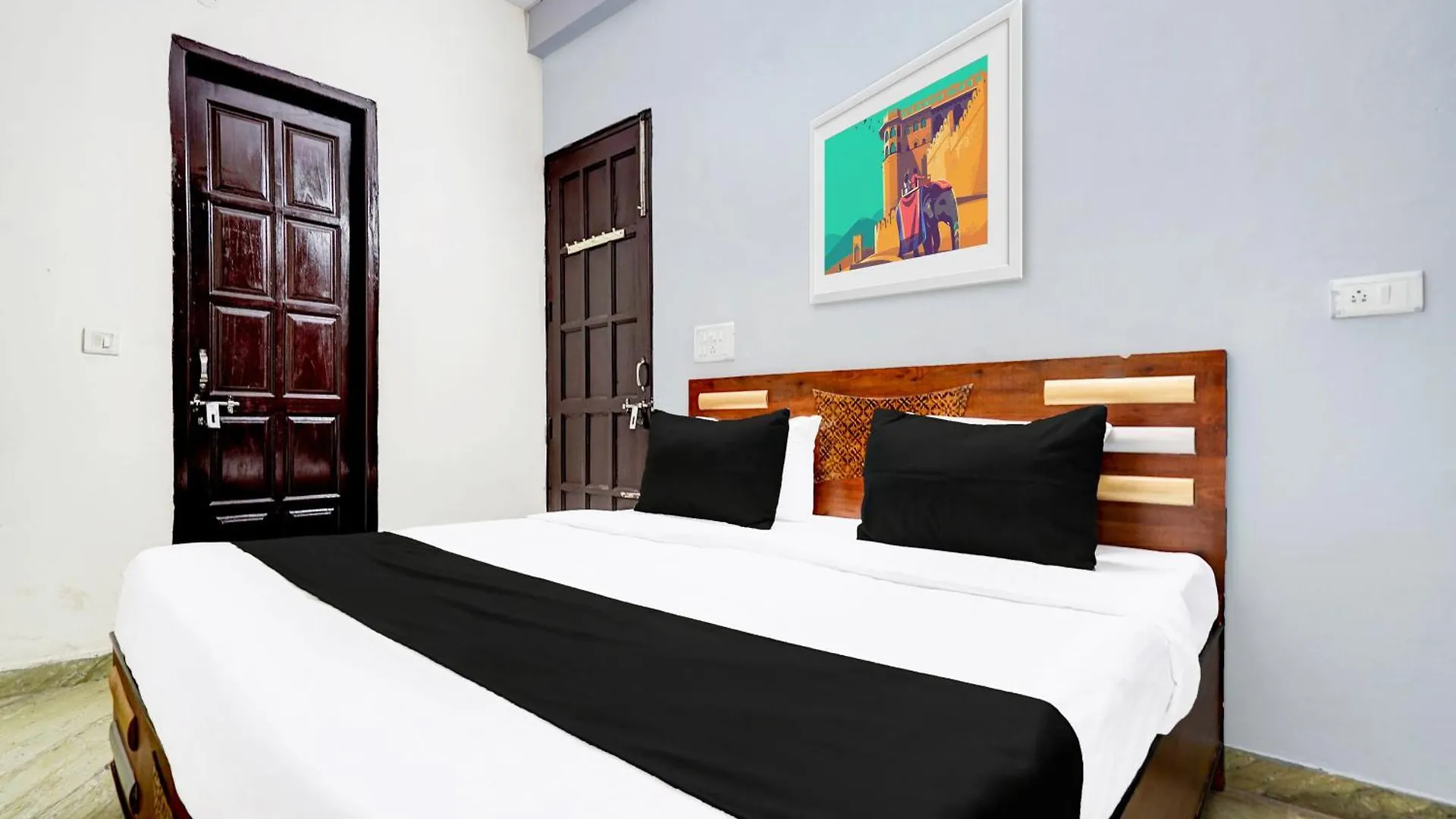 Hotel O Shubham Guest House Gurgaon