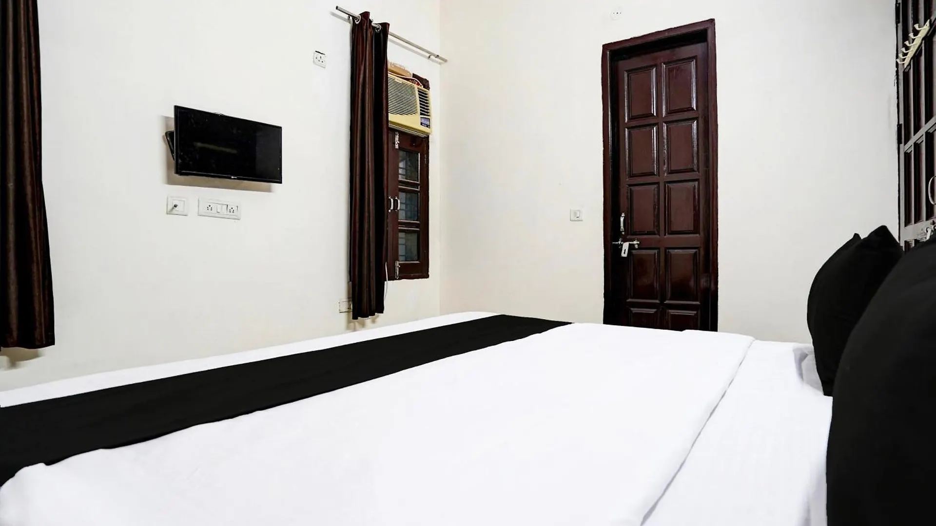 Hotel O Shubham Guest House Gurgaon
