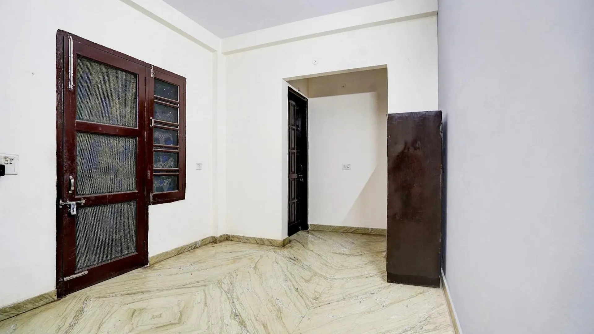 Hotel O Shubham Guest House Gurgaon