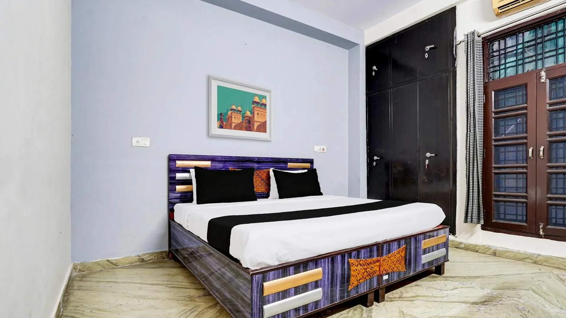 Hotel O Shubham Guest House Gurgaon